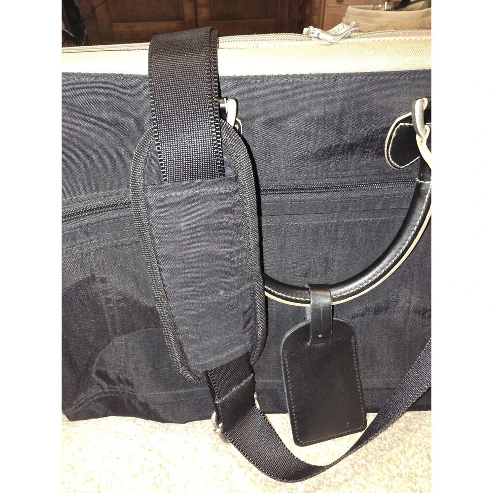BAGGALLINI Soho-style Duffel Weekender Tote Bag Black Luggage EUC